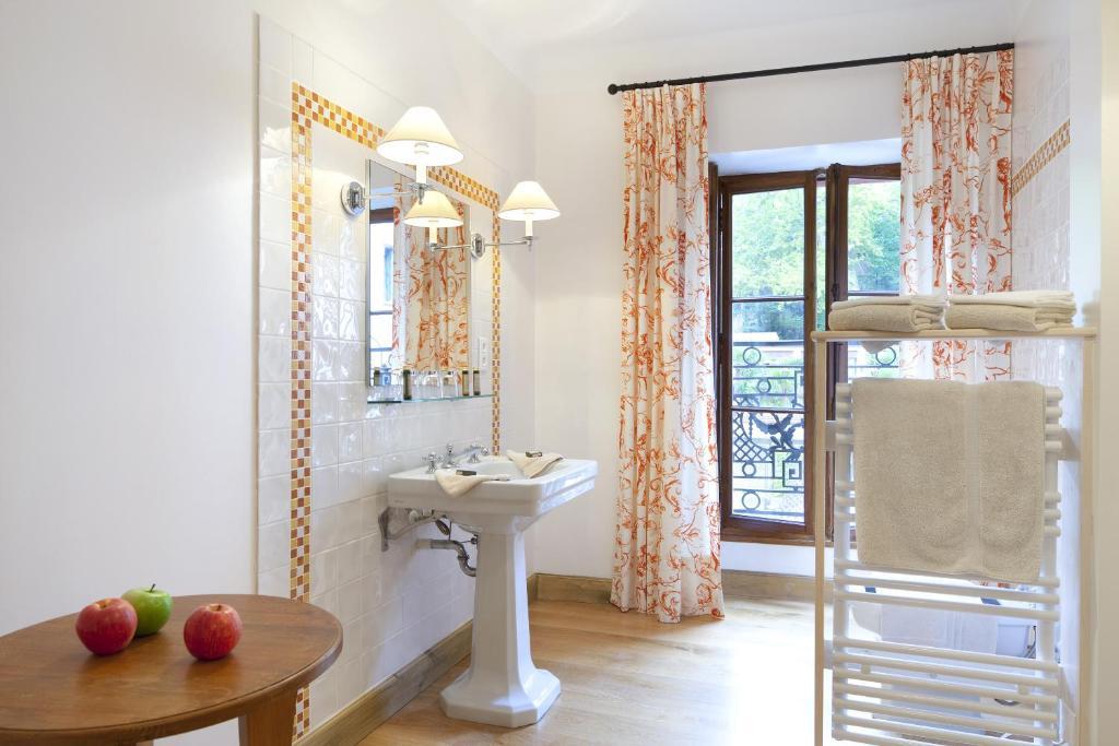 Le Grand Hôtel Moltig les Bains Zimmer foto